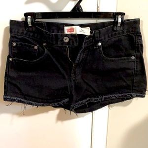 Black Levi’s Shorts